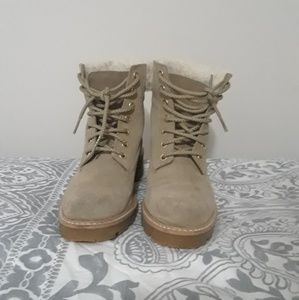 Low boots